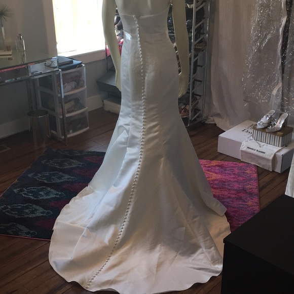 NWT beautiful light ivory trumpet bridal gown - Picture 6 of 8